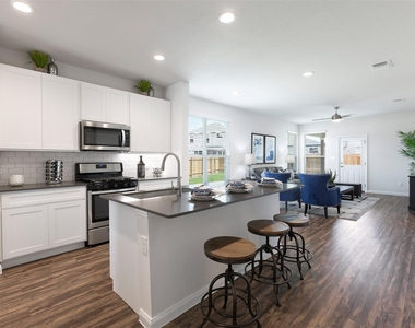 225 San Gabriel River Rd - Photo Thumbnail 2
