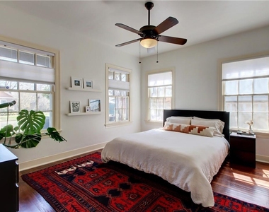 5114 Avenue G Ave - Photo Thumbnail 6