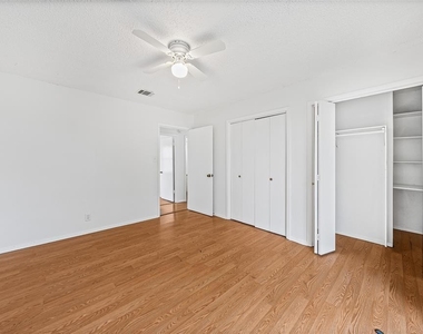 1601 Taylor Gaines St - Photo Thumbnail 7
