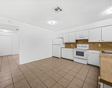1601 Taylor Gaines St - Photo Thumbnail 30