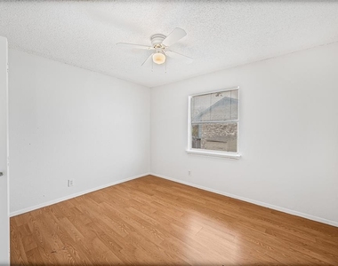 1601 Taylor Gaines St - Photo Thumbnail 22