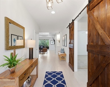 108 Orchard Park Dr - Photo Thumbnail 4