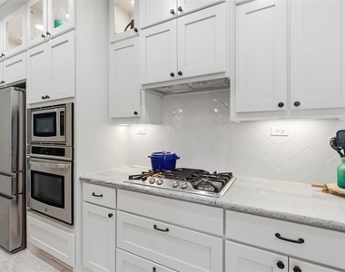 108 Orchard Park Dr - Photo Thumbnail 16