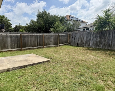 2817 Southampton Way - Photo Thumbnail 14