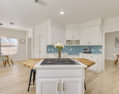 3914 Latimer Dr - Photo Thumbnail 20