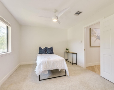 3914 Latimer Dr - Photo Thumbnail 34