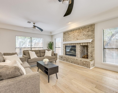 3914 Latimer Dr - Photo Thumbnail 8
