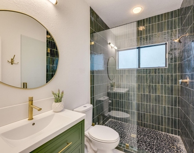 3914 Latimer Dr - Photo Thumbnail 23