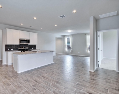 1105 Burin Dr - Photo Thumbnail 11