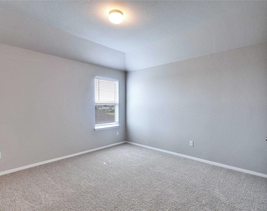 1105 Burin Dr - Photo Thumbnail 21