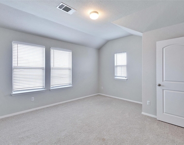 1105 Burin Dr - Photo Thumbnail 23