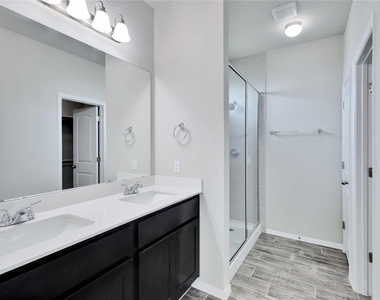 1105 Burin Dr - Photo Thumbnail 16
