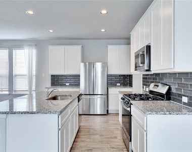 1105 Burin Dr - Photo Thumbnail 7