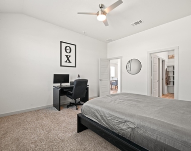 526 Millbrook Blvd - Photo Thumbnail 16