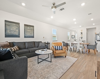 526 Millbrook Blvd - Photo Thumbnail 13