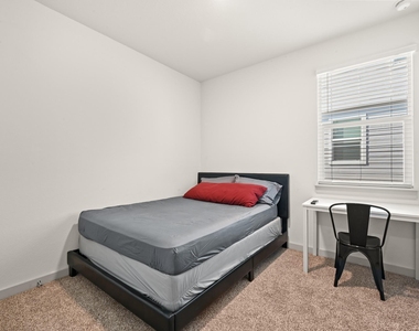 526 Millbrook Blvd - Photo Thumbnail 21
