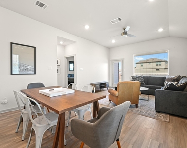 526 Millbrook Blvd - Photo Thumbnail 10