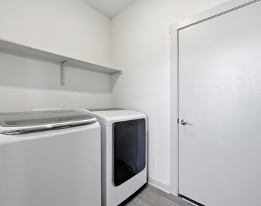 526 Millbrook Blvd - Photo Thumbnail 23