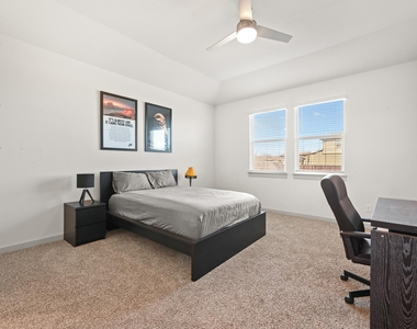 526 Millbrook Blvd - Photo Thumbnail 15