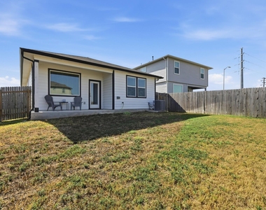 526 Millbrook Blvd - Photo Thumbnail 28