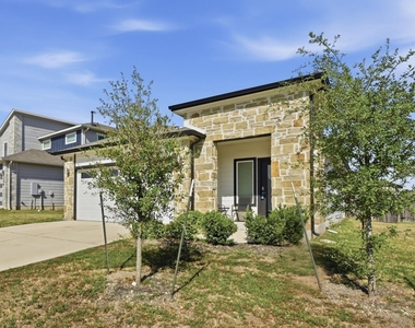 526 Millbrook Blvd - Photo Thumbnail 2