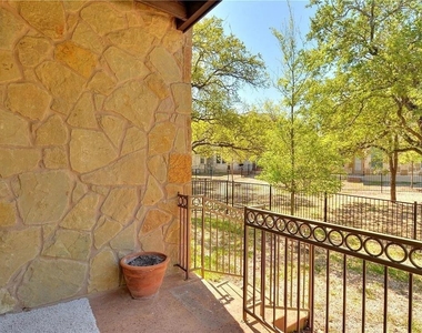 9512 Solana Vista Loop - Photo Thumbnail 25