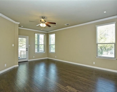 9512 Solana Vista Loop - Photo Thumbnail 10