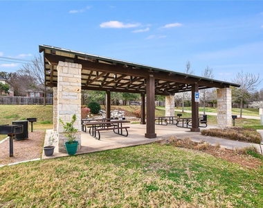 1310 W Parmer Ln - Photo Thumbnail 28