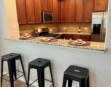 1310 W Parmer Ln - Photo Thumbnail 6