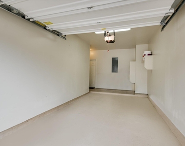 1310 W Parmer Ln - Photo Thumbnail 25