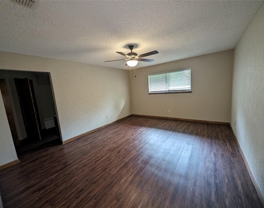 5614 Wagon Train Rd - Photo Thumbnail 9