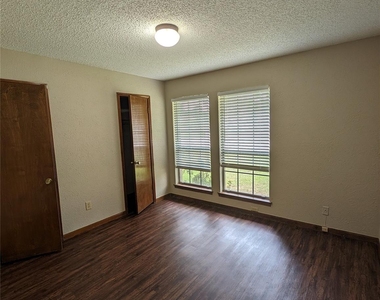 5614 Wagon Train Rd - Photo Thumbnail 6