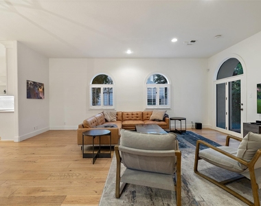 8 Glen Rock Dr - Photo Thumbnail 16