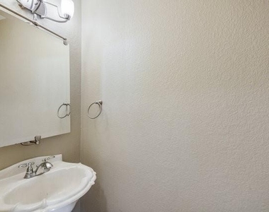 1102 Port Daniel Dr - Photo Thumbnail 17