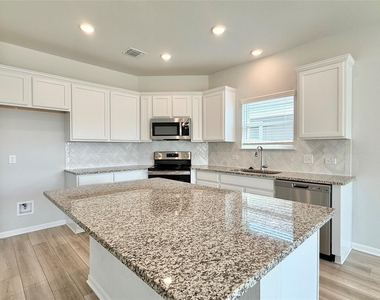 2608 Wasilla Dr - Photo Thumbnail 4