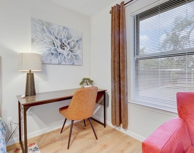 1205 Forest Oaks Path - Photo Thumbnail 17