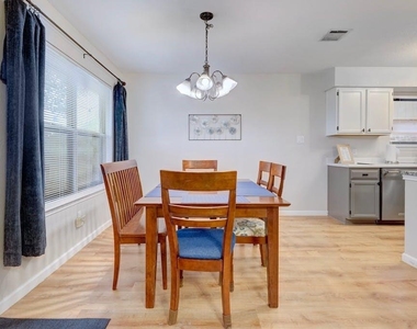 1205 Forest Oaks Path - Photo Thumbnail 13