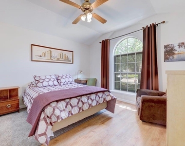 1205 Forest Oaks Path - Photo Thumbnail 20