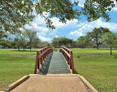 1205 Forest Oaks Path - Photo Thumbnail 33