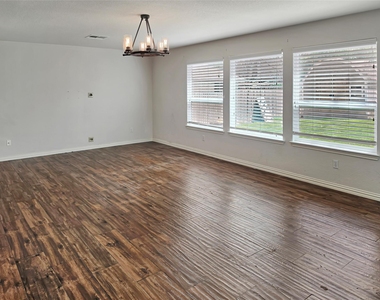 1411 Waldrop Cv - Photo Thumbnail 3
