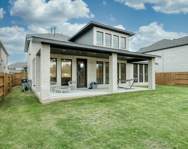 1401 Mulberry Oak Ln - Photo Thumbnail 30