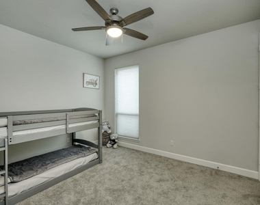 1401 Mulberry Oak Ln - Photo Thumbnail 18