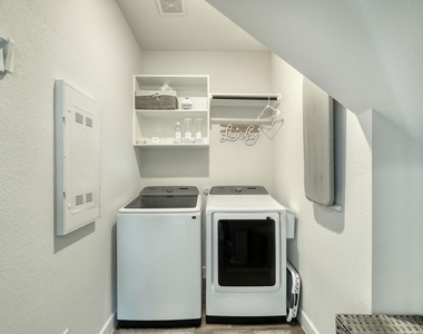 1401 Mulberry Oak Ln - Photo Thumbnail 26