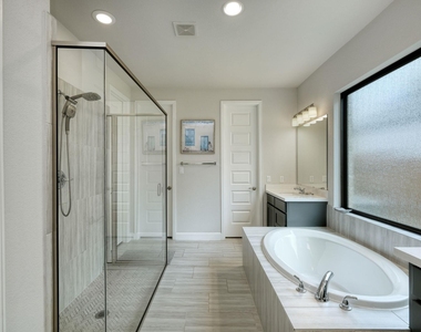 1401 Mulberry Oak Ln - Photo Thumbnail 15