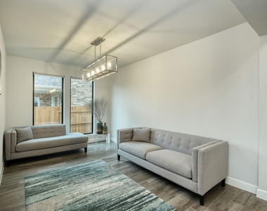 1401 Mulberry Oak Ln - Photo Thumbnail 7