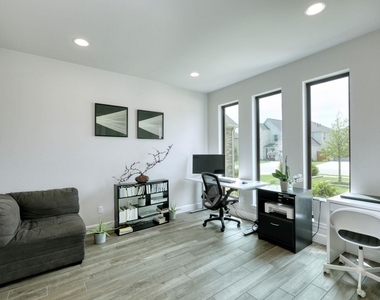 1401 Mulberry Oak Ln - Photo Thumbnail 6