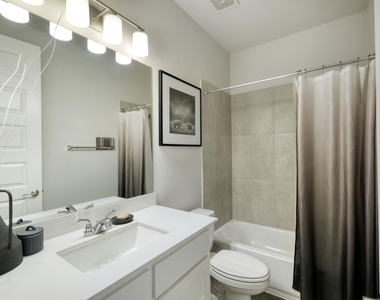 1401 Mulberry Oak Ln - Photo Thumbnail 19