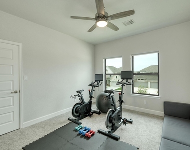 1401 Mulberry Oak Ln - Photo Thumbnail 24
