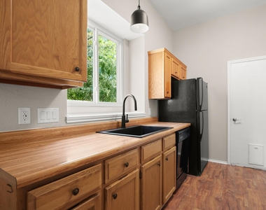 12600 Deer Falls Dr - Photo Thumbnail 3