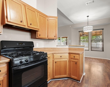 12600 Deer Falls Dr - Photo Thumbnail 4